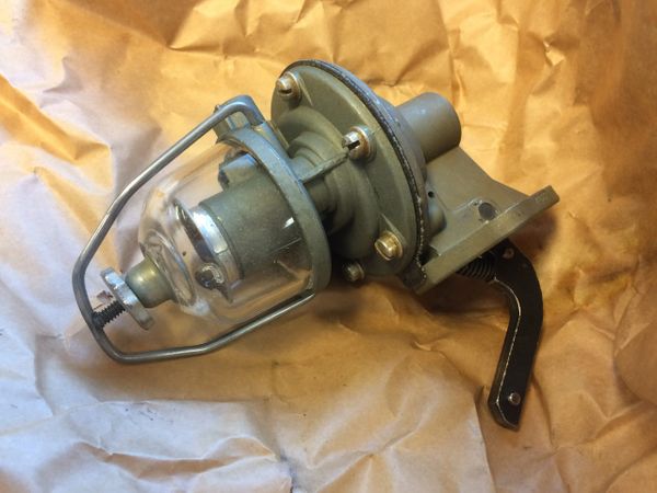 CAM ACTUATED FUEL PUMP JE9350, 2910-00-791-0729 NOS