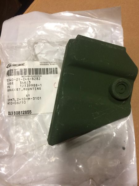 M998 BODY MOUNTING BRACKET 12339988-1, 5340-01-246-8282 NOS