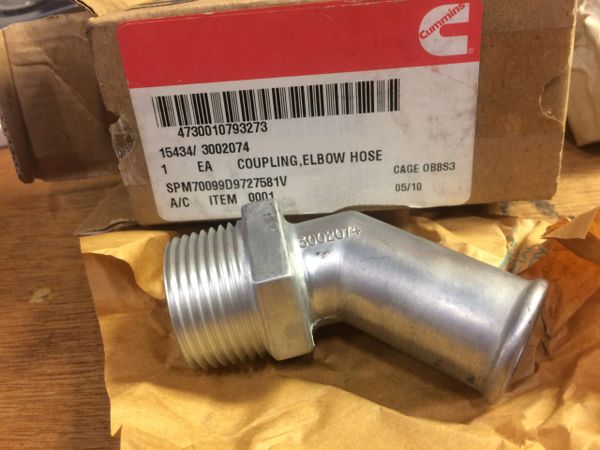 CUMMINS ELBOW HOSE COUPLING 3002074, 4730-01-079-3273 NOS