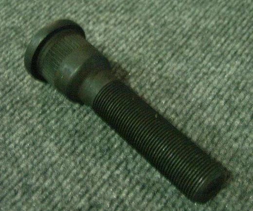 MRAP MAXXPRO PLAIN STUD 1699659C1, 5307-01-556-4625 NOS