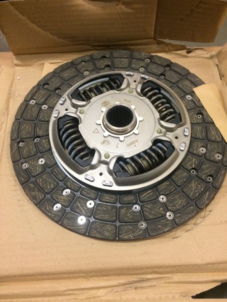 TOYOTA CLUTCH DISC 31250-26260 NEW