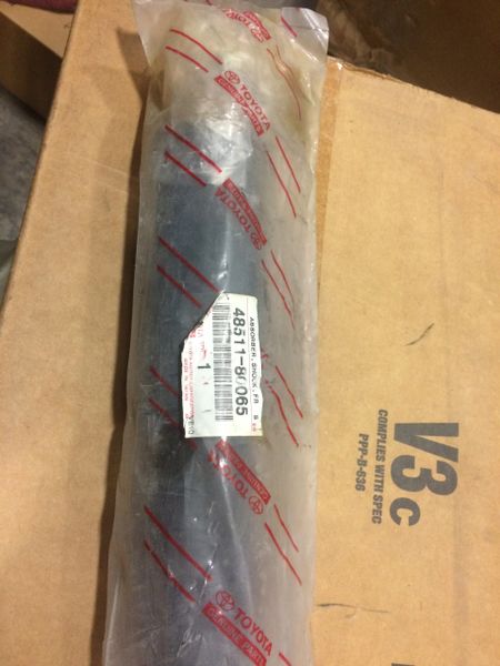 TOYOTA FRONT SHOCK 48511-80065 NEW