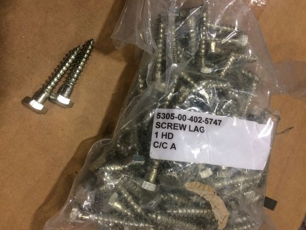 1 BOX OF 100 LAG SCREWS 1-1/2", 5305-00-402-5747 NEW