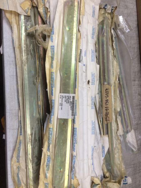 M1008, M1009 DOOR WINDOW SASH 15590401, 2540-01-156-6107 NOS