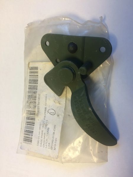 M900 SERIES THUMB LATCH 7373330-1, 5340-01-141-0832 NOS