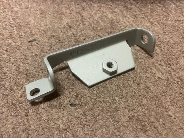 M998 RADIO MOUNT BRACKET 12342965, 5340-01-394-2408 NOS