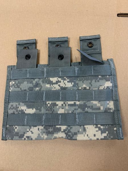 MOLLE TRIPLE MAGAZINE POCKET 30 ROUND POUCH, 8465-01-525-0598 NOS