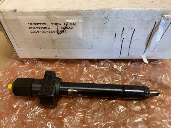 M35A2 FUEL INJECTOR 12354296, 2910-01-214-2684 NOS