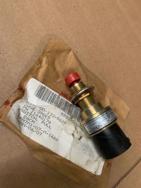 PULL SWITCH 11640178, 5930-00-133-9629 NOS