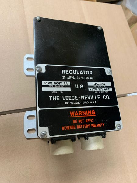 M151 M35 SERIES 28 AMP VOLTAGE REGULATOR 11631857, 2920-00-335-4677 NOS