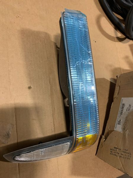 FORD PARKING LIGHT RH 2C3Z-13200-AA NEW