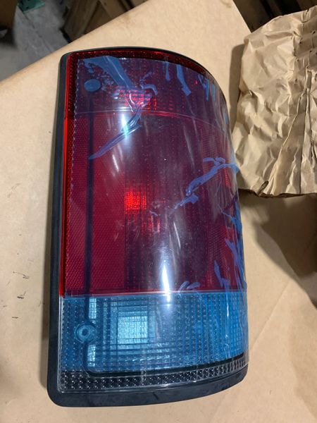 FORD 5C2Z-13404-AA STOP LIGHT ASSEMBLY NEW