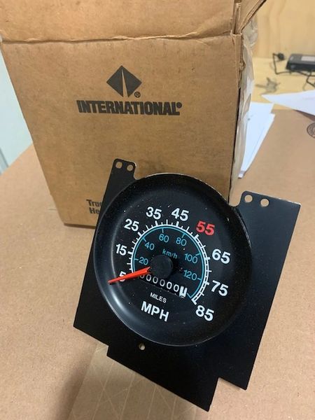 NAVISTAR SPEEDOMETER 571227C1, 6680-01-277-2524 NOS