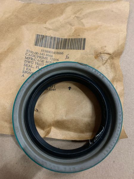 2.5 TON PLAIN ENCASED SEAL 12470104, 5330-00-143-8666 NOS