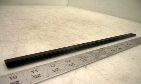 2.5 TON WINDSIELD WIPER BLADE MS500091-2, 2540-00-481-3637 NOS