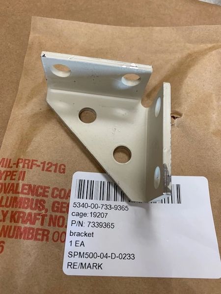 M101 BRACKET 7339365, 5340-00-733-9365 NOS