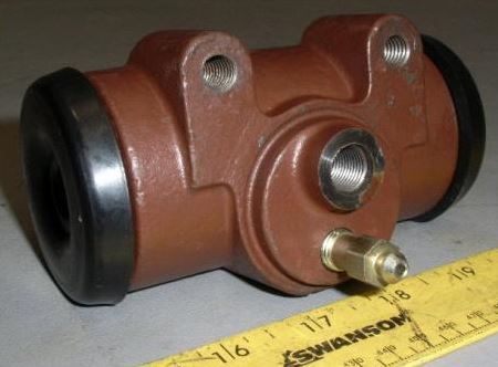 5 TON SERIES FRONT WHEEL CYLINDER 8758255, 2530-00-288-6169 NOS