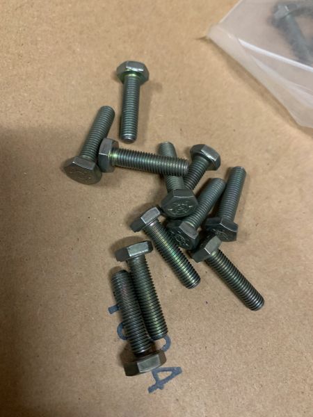 20 MULTIVEHICLE HEX HEAD SCREWS MS90726-8, 5305-00-267-8974 NOS