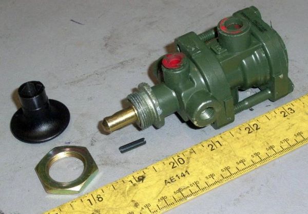 5 TON VALVE ASSEMBLY 11669066, 4810-01-107-9694 NOS