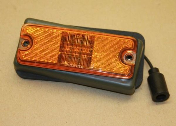 FMTV CLEARANCE LIGHT MARKER 12422657-001, 6220-01-494-0572 NOS