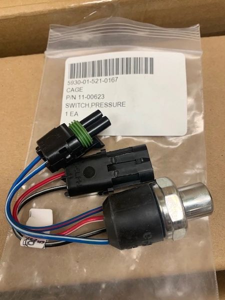 M998 PRESSURE SWITCH 11-00623, 5930-01-521-0167 NOS