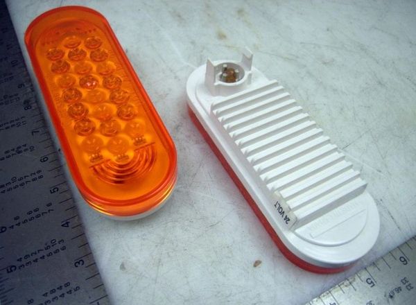 MRAP AMBER MARKER LAMP 1358-GG2A-001, 6240-01-555-4827 NOS