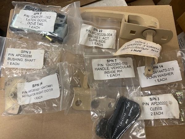 FMTV LSAC DOOR HANDLE UPGRADE KIT APC30406-002, 2510-01-555-6312 NOS