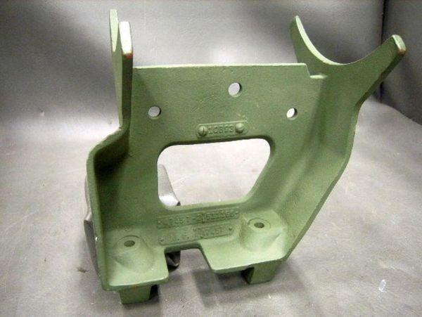 M939 SURGE TANK ASSEMBLY BRACKET 20511166, 5340-01-280-3716 NOS