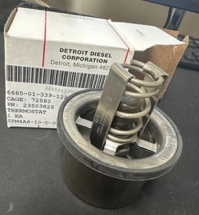 Detroit Diesel Thermostat 23503825, 6685-01-339-1227 NOS