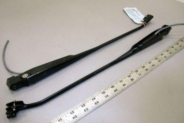 HEMTT, HET WINDSHIELD WIPER ARM 4180-20-BWE, 1317640, 1715600, 1394320, 2540-01-209-6044 NOS