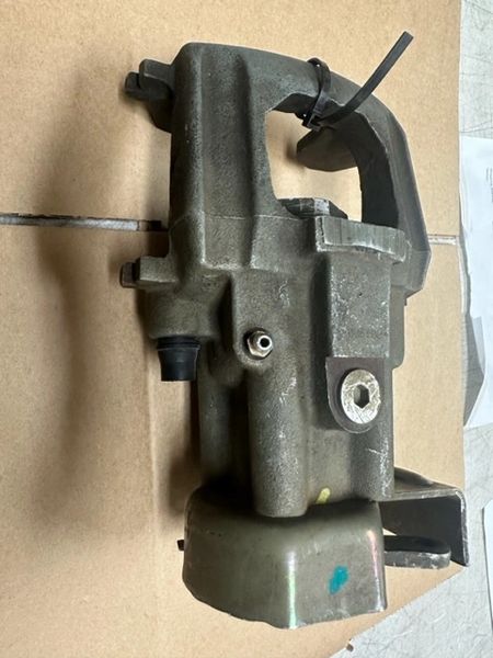 M998 REAR R.H. CALIPER ASSY 12342342, 2530-01-333-8263 USED