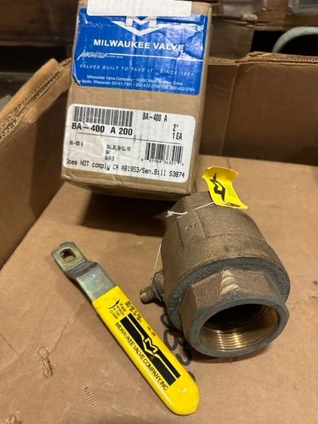 MILWAUKEE VALVE 2" THREADED BALL VALVE, BA-400 A,NEW