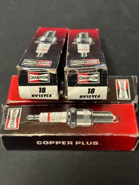 4 CHAMPION SPARK PLUGS RV15YC4 18 NEW