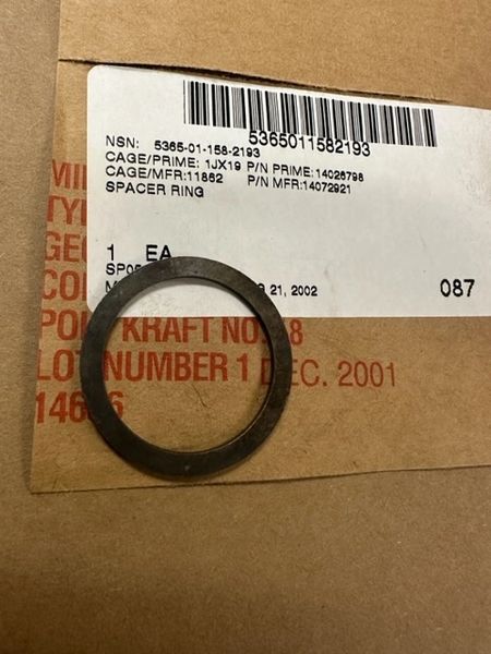 M1009 HUB BODY RETAINING RING 14072921, 5365-01-158-2193 NOS