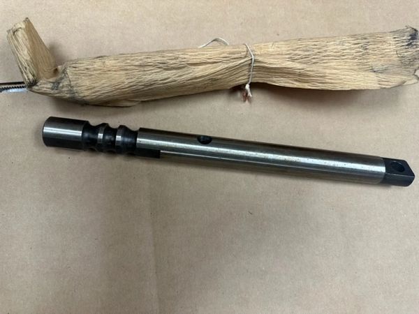 5-TON SHOULDERED SHAFT 7998650, 2843N430, 3040-00-591-5827 NOS