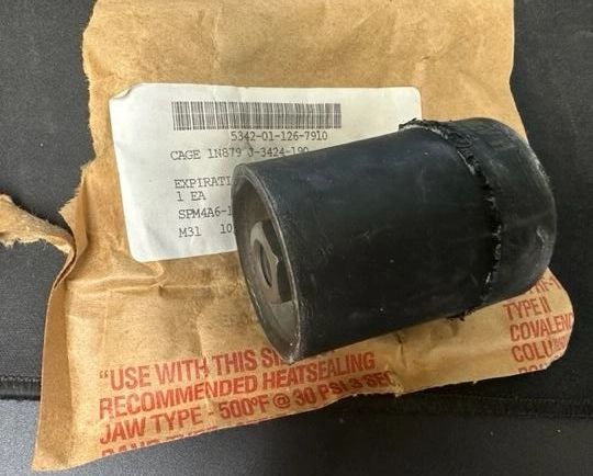 5 TON TRANSMISSION MOUNT J-3424-190, 11669174, 5342-01-126-7910 NOS