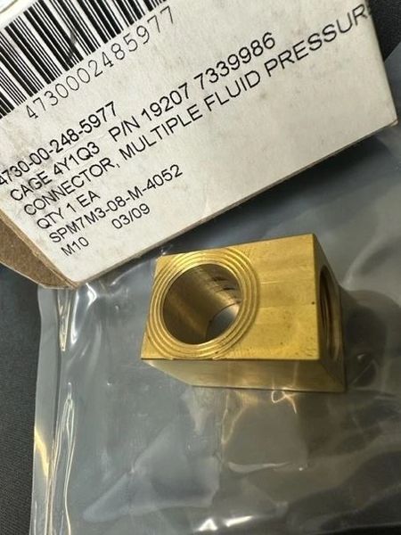 M35 FLUID PRESSURE CONNECTOR 7339986, 375288, 4730-00-248-5977 NOS