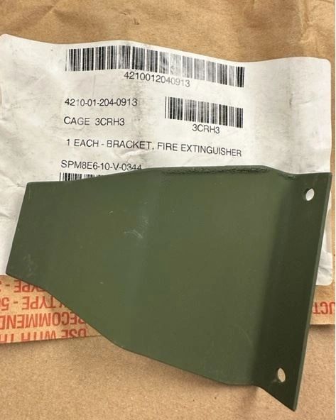 M998 FIRE EXTINGUISHER BRACKET 12340281, 5596025, 5590331, 4210-01-204-0913 NOS