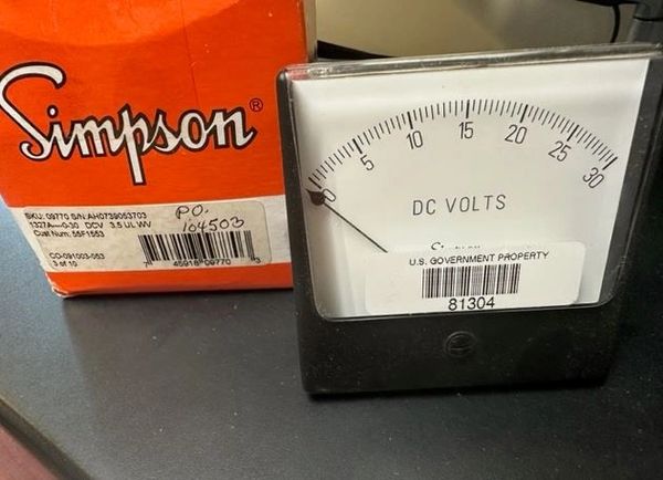 SIMPSON DC VOLTMETER 1327A, 0-30 DCV 3.5 UL NOS