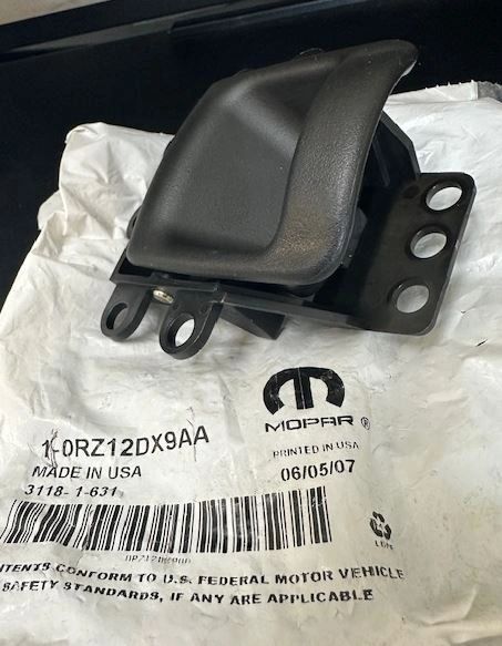 MOPAR INTERIOR DOOR HANDLE 0RZ12DX9AA NEW