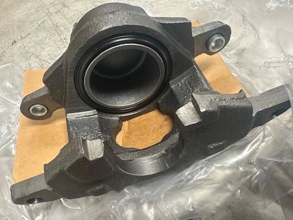 M1009 FRONT RIGHT OR LEFT BRAKE CALIPER 18015381, 18007952 NOS