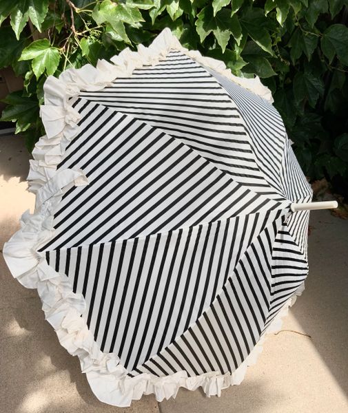 Milady umbrella with stripes and frills - Retro Style - European pagoda shape - Waterproof and sun shade
