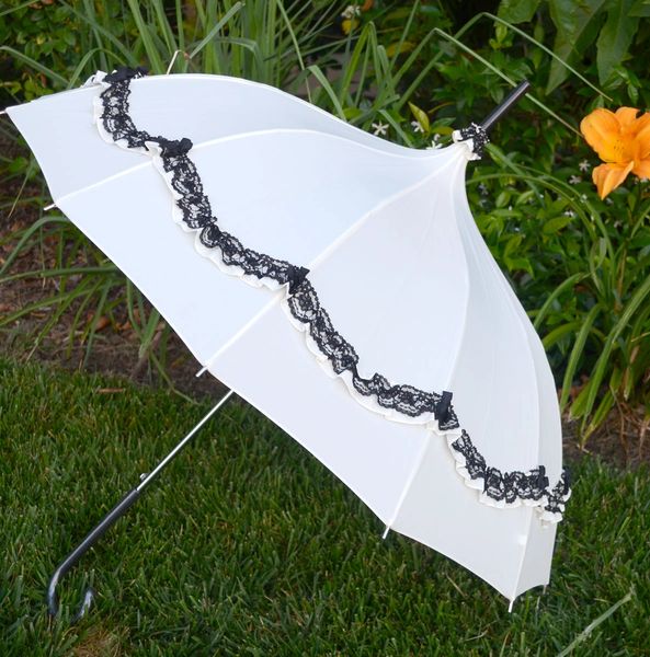 12 Panels Umbrella - Cream Pagoda Canopy - Black Lace Trim With Bows - Waterproof