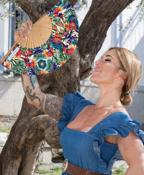 Jungle Macaw parrots hand fan | Catalina Estrada collection | Made in Spain