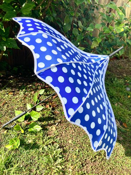 Bailey umbrella blackout anti UVs | Blue polka dots scalloped edges | Rain and sun parasol