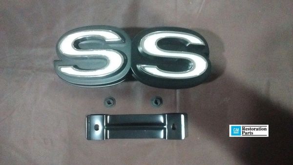 SS grill emblem 72 Chevy Chevelle El Camino GM resto part