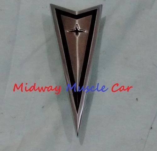 1968 68 Pontiac GTO front bumper nose ornament emblem