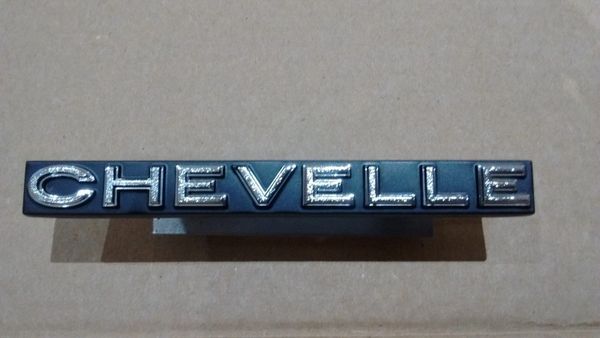 CHEVELLE front grill emblem 1972 Chevy Chevelle