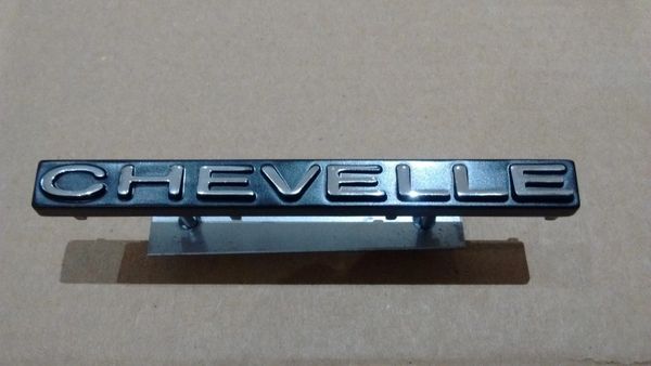 CHEVELLE front grill emblem 1971 Chevy Chevelle