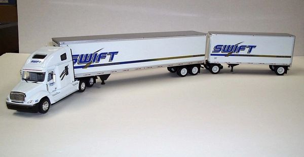 TONKIN Swift Transportation Freightliner Columbia & COLORADO Doubles 1/53